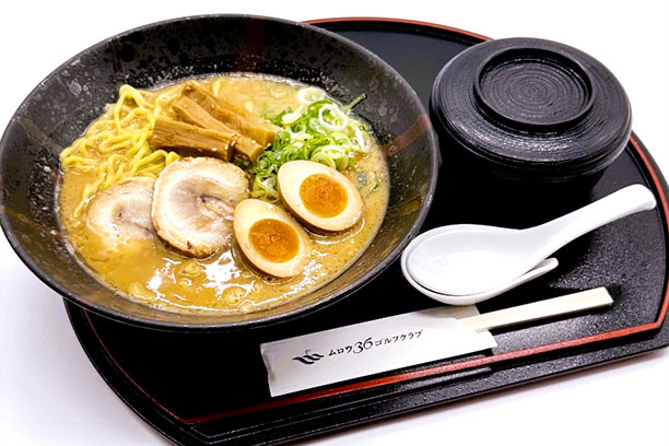 濃厚鶏白湯煮干ラーメン